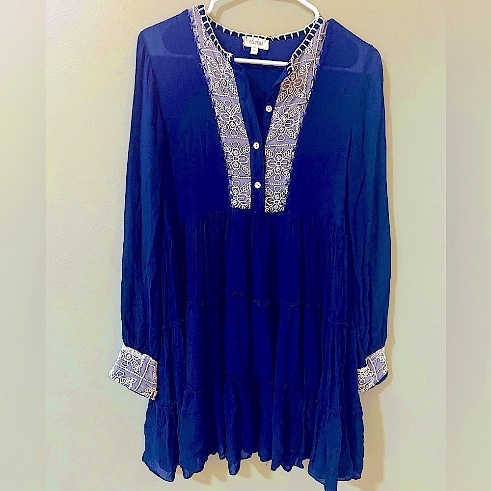 Velzera tiered long sleeve dress/tunic small
Embroidered detail
